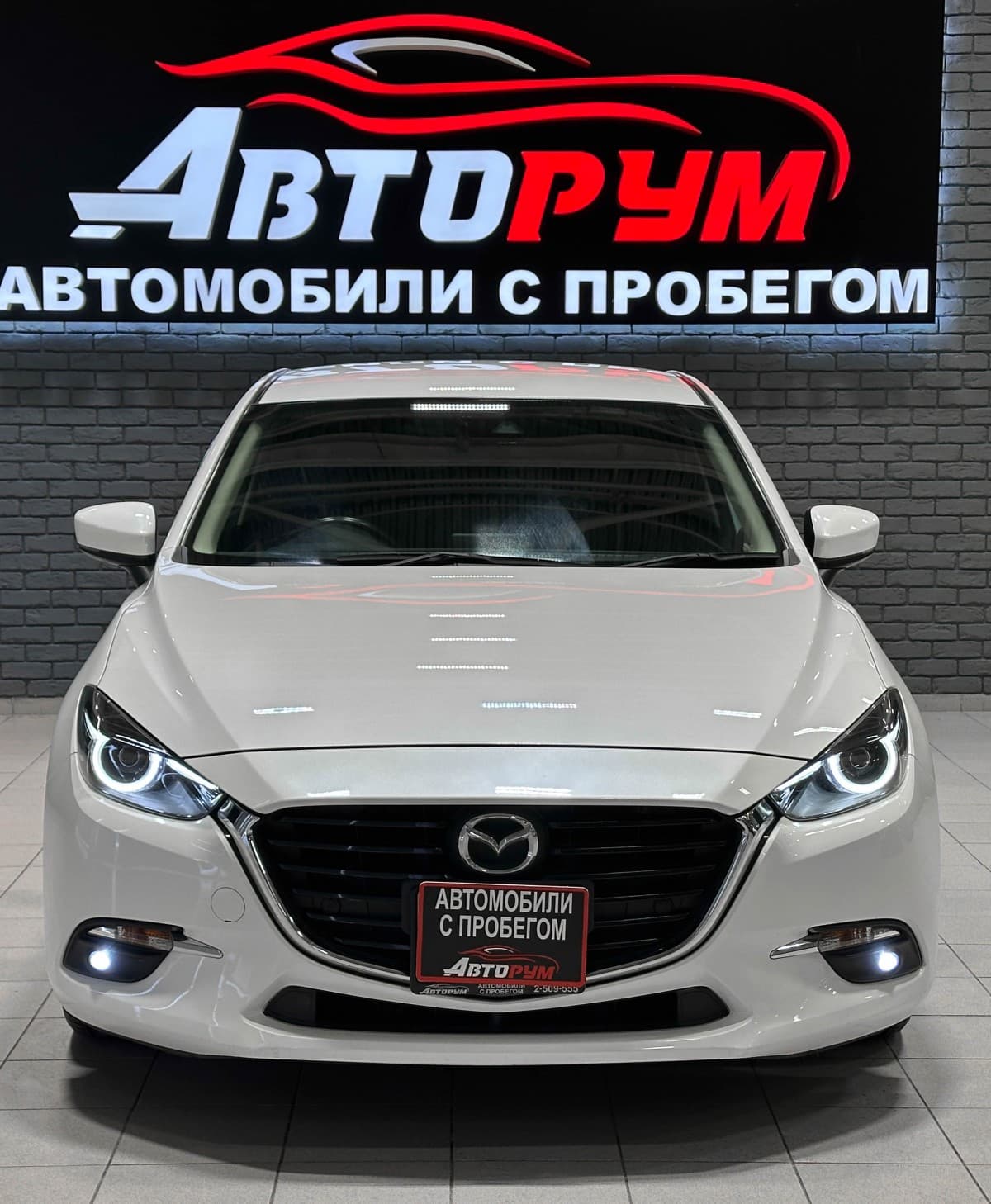 Mazda Axela - 3